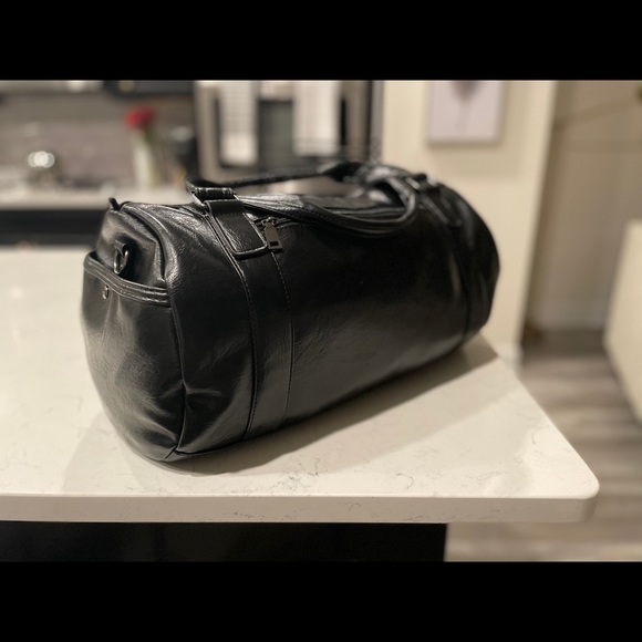 Leather duffle bag - Picture 3 of 3